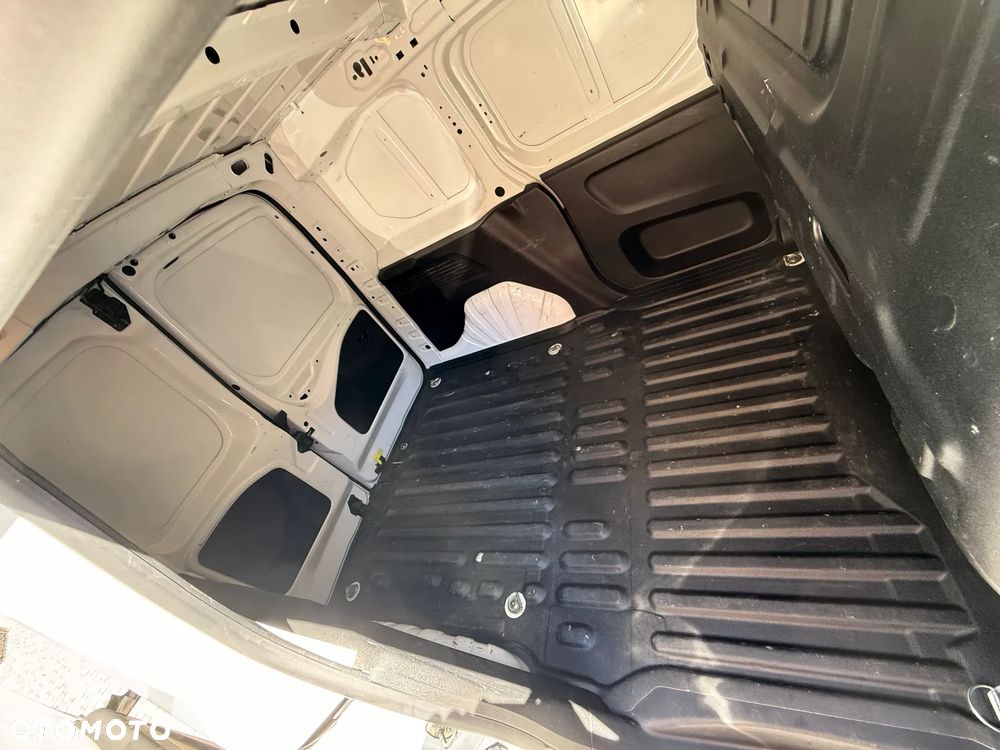 Peugeot PARTNER - 13