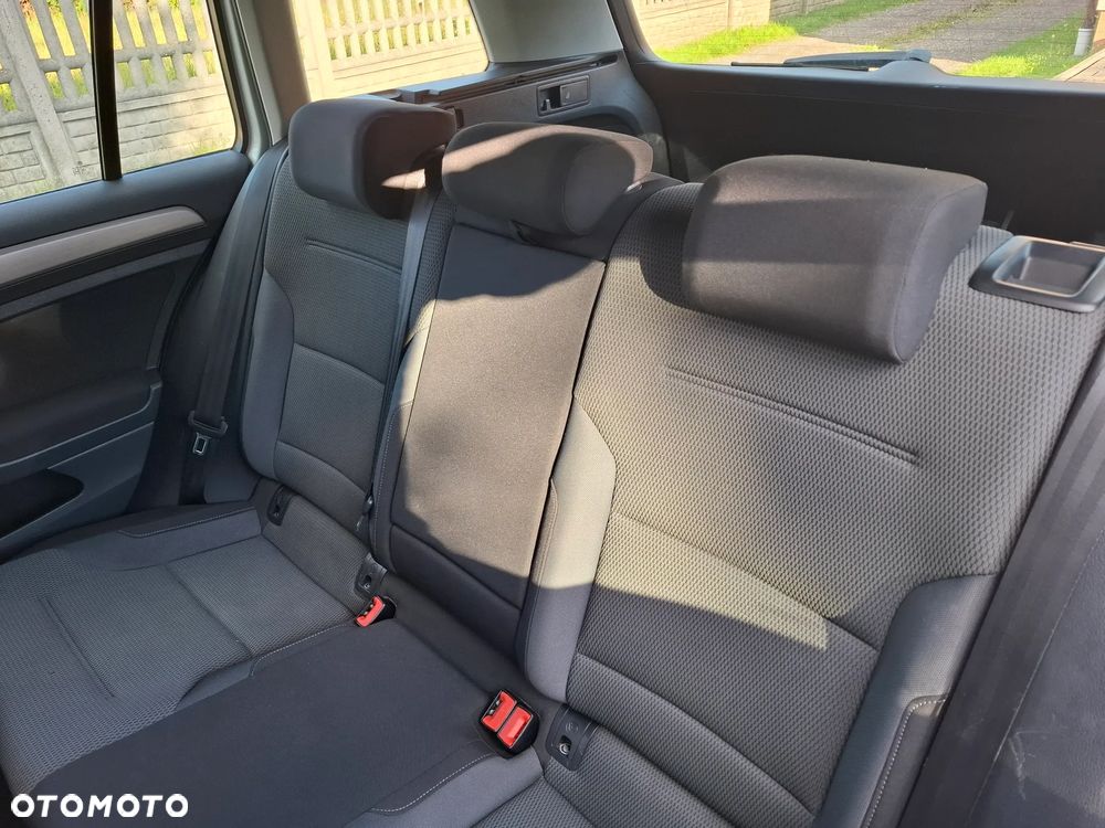 Volkswagen Golf - 19