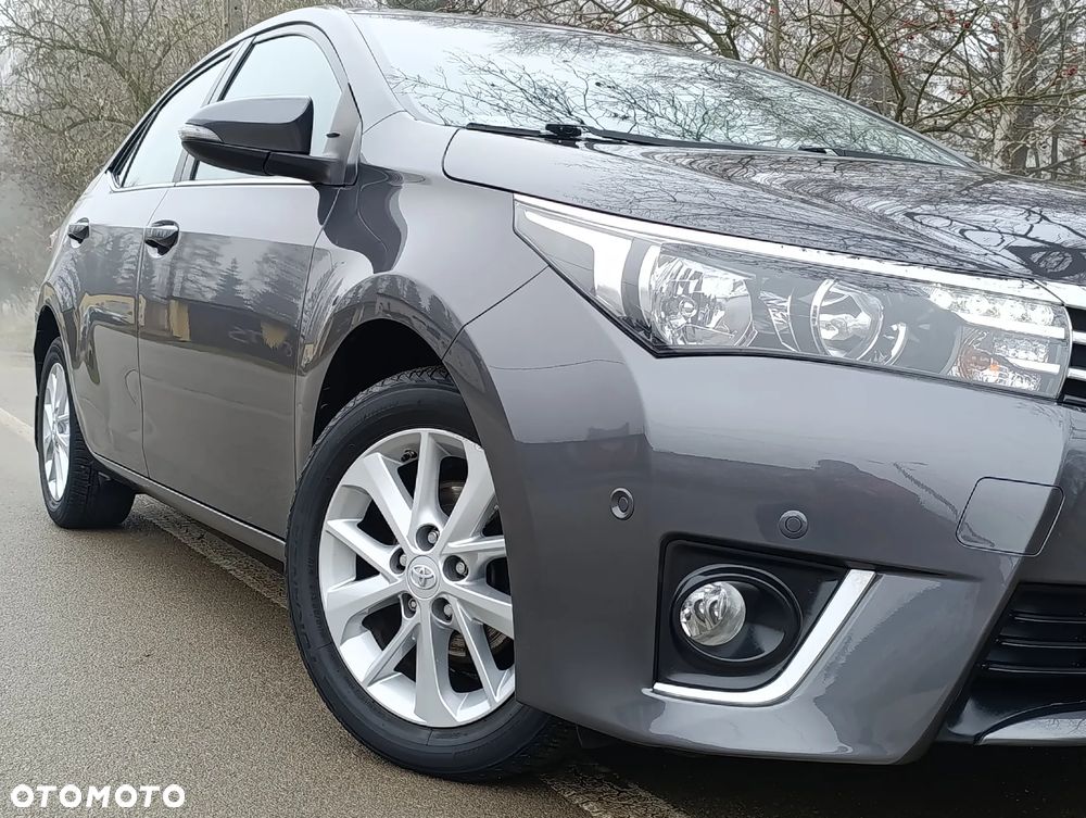 Toyota Corolla 1.6 Premium + - 26