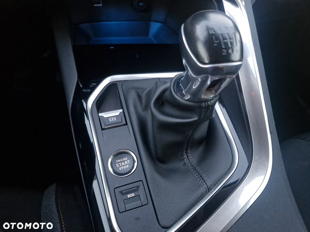 Peugeot 3008 1.2 PureTech Active S&S - 32