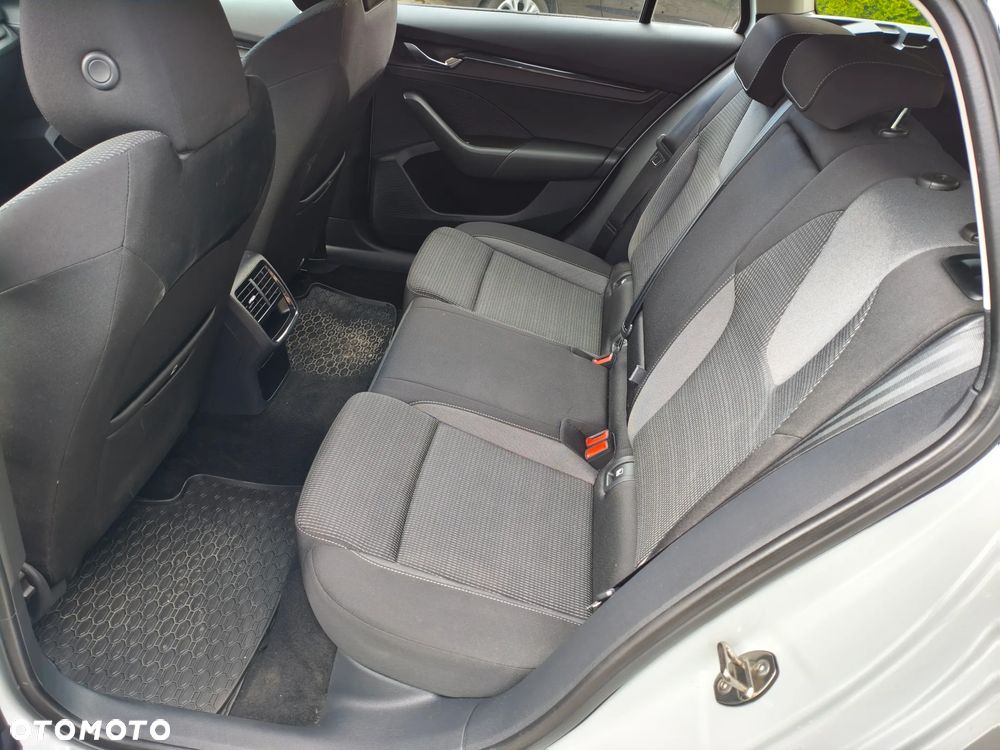 Skoda Octavia 2.0 TDI DSG Style - 22