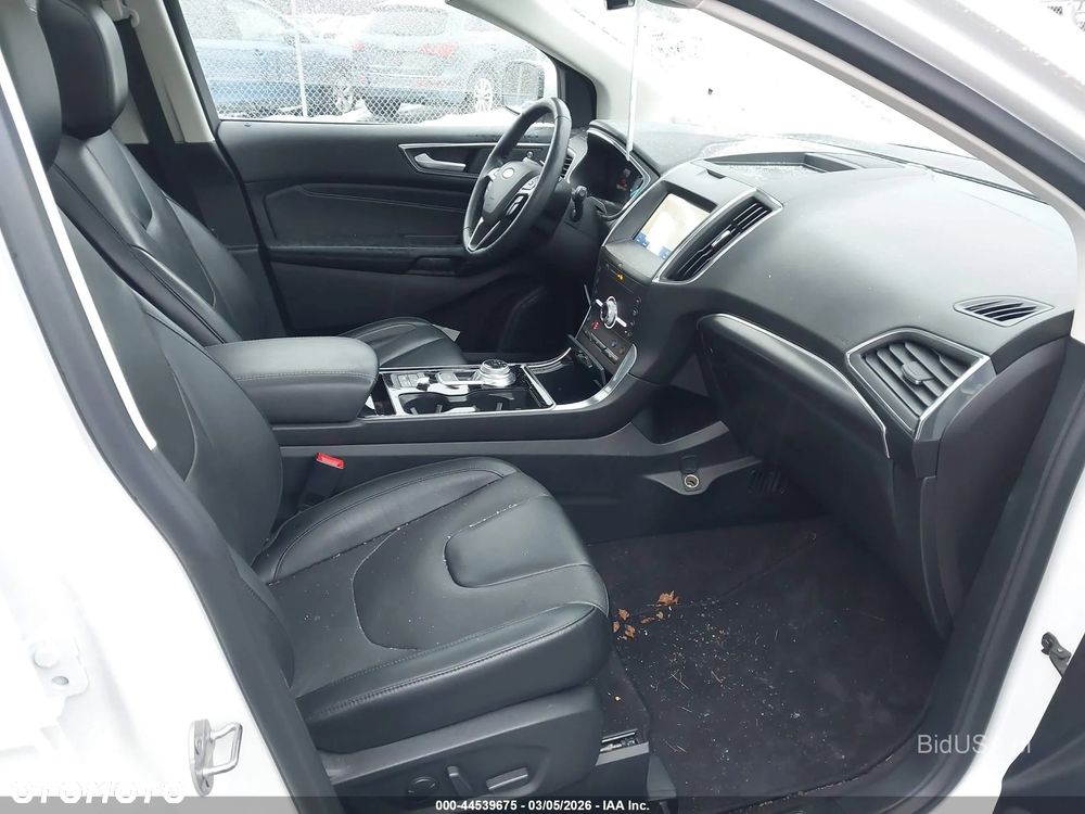 Ford Edge - 10