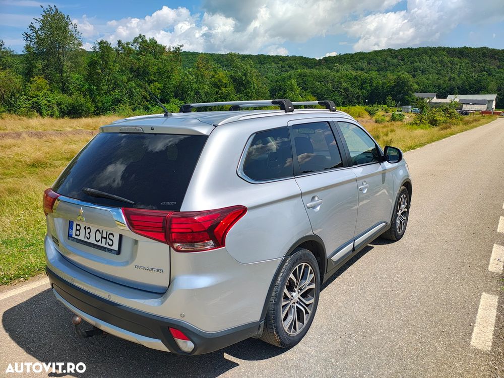 Mitsubishi Outlander - 3