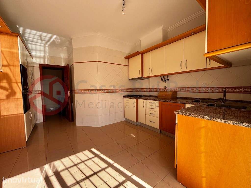 Apartamento T2 com elevador e parqueamento em Vale de Gatos, Cruz d... - Grande imagem: 5/30