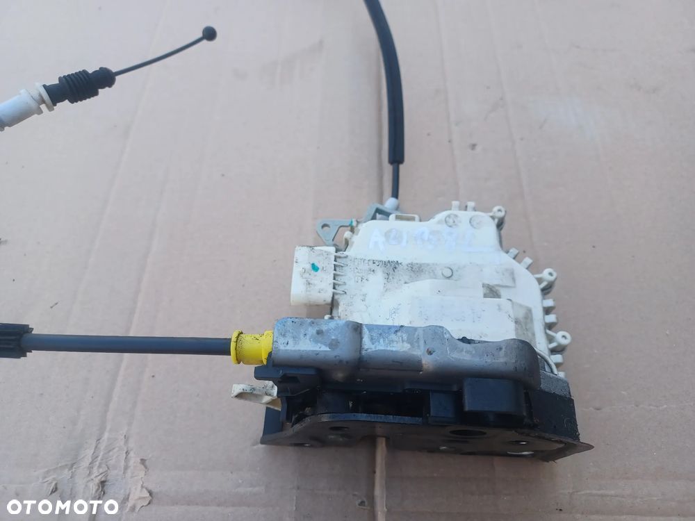 ZAMEK DRZWI LEWY TYŁ A4 B8 6pin - 1