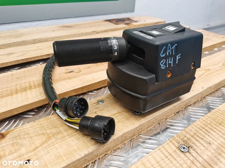 Przełącznik jazdy Cat 960F - 5