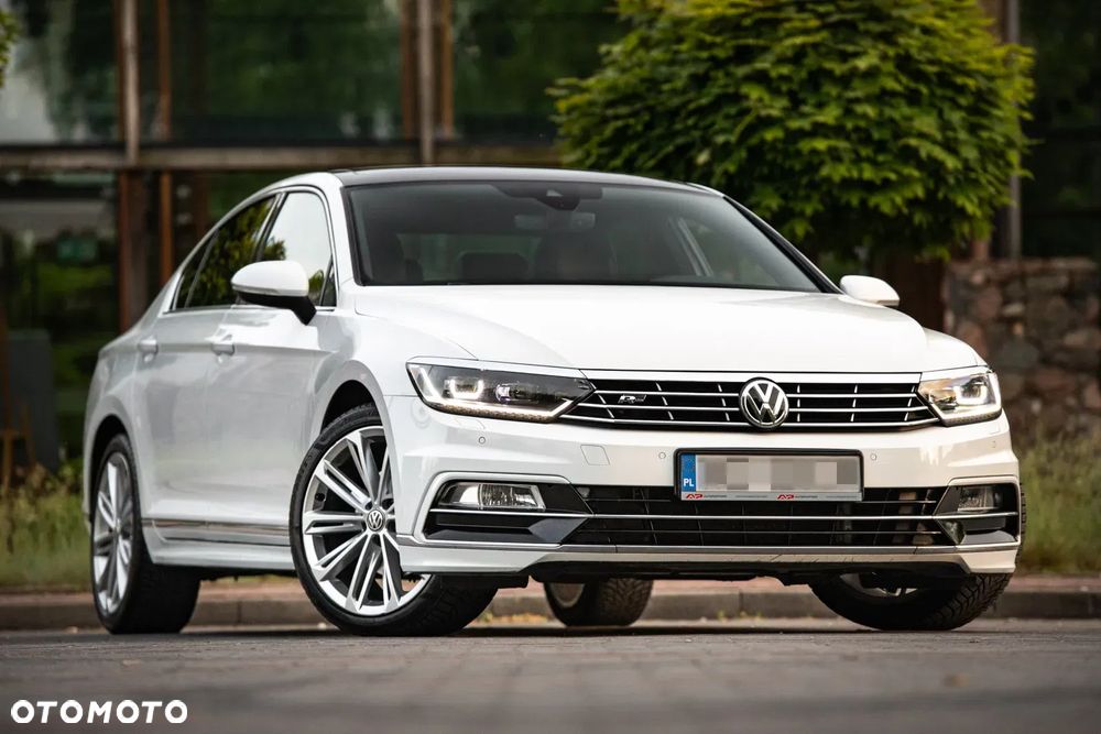 Volkswagen Passat - 1