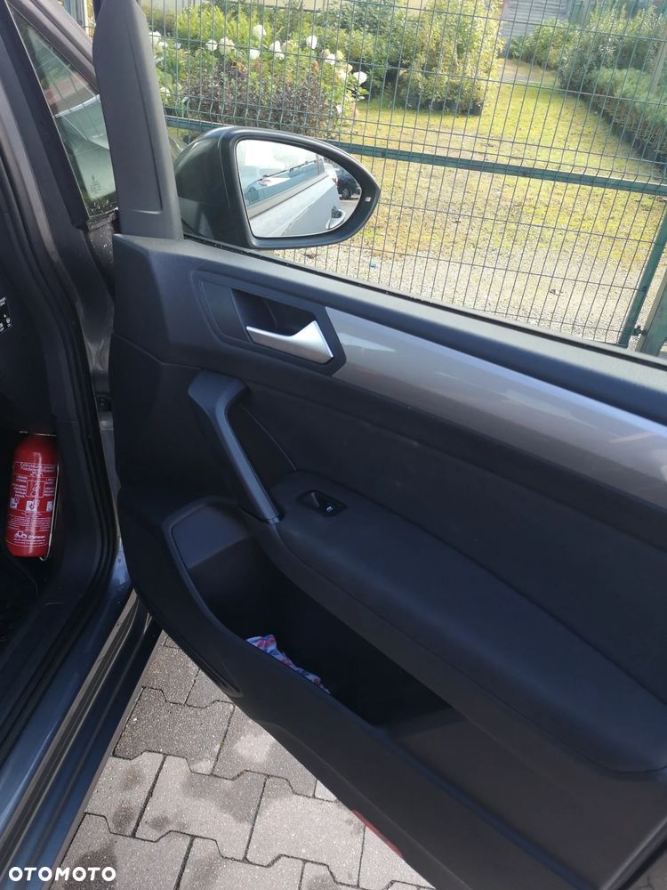 Volkswagen Touran - 7