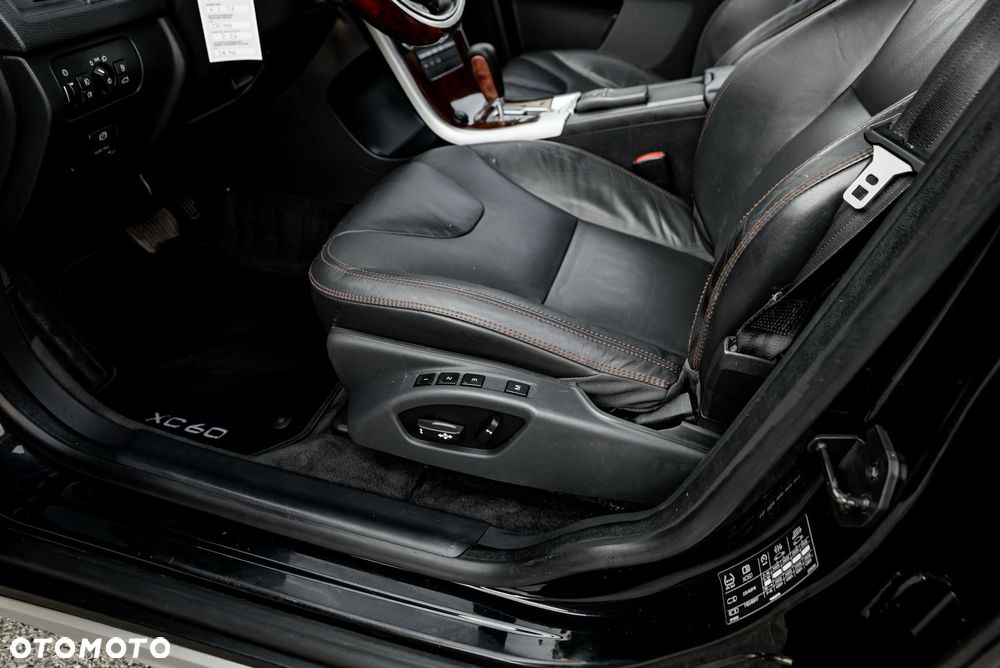 Volvo XC 60 T6 AWD Momentum - 20