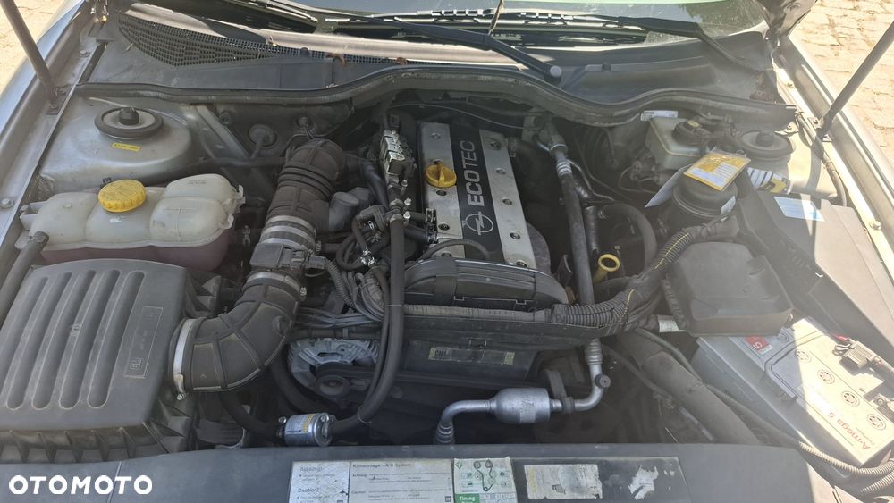 Opel Omega 2.2 Elegance - 19