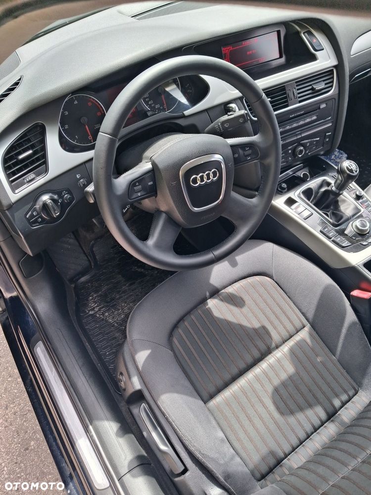 Audi A4 Limousine - 6