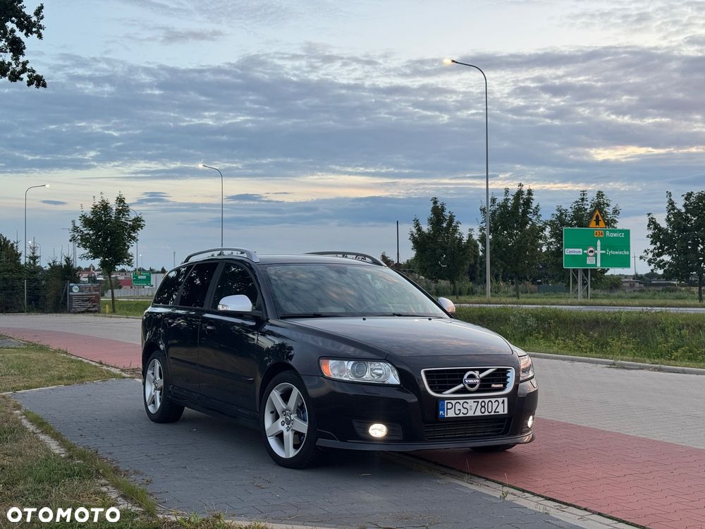 Volvo V50 D3 R-Design - 1