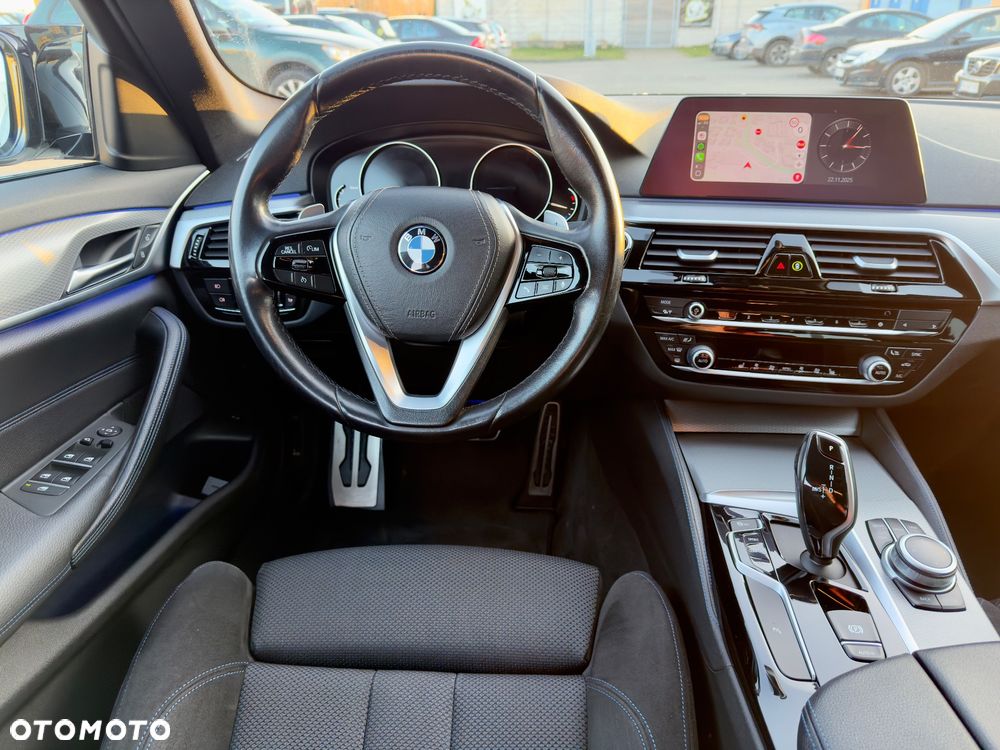 BMW Seria 5 518d M Sport - 14