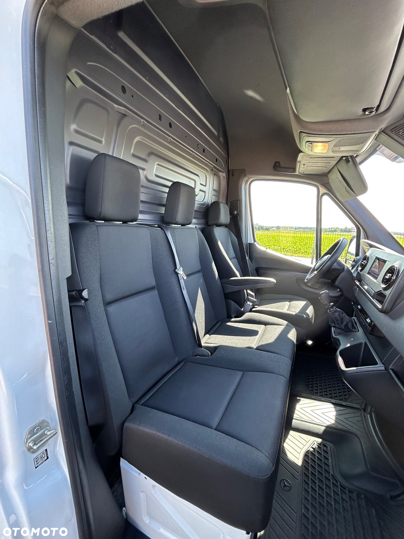 Mercedes-Benz Sprinter - 25
