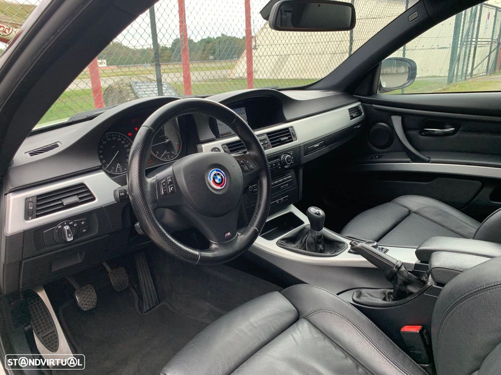 BMW 320 d Coupe Edição M - 9