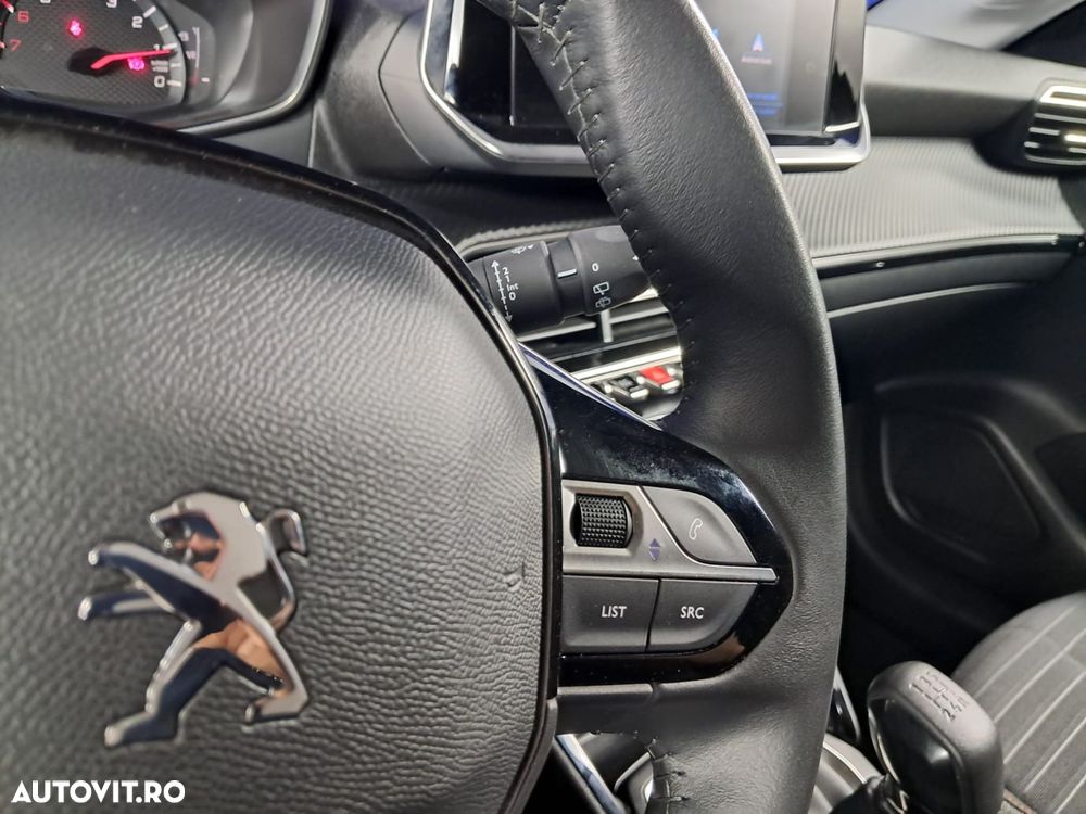 Peugeot 208 - 14