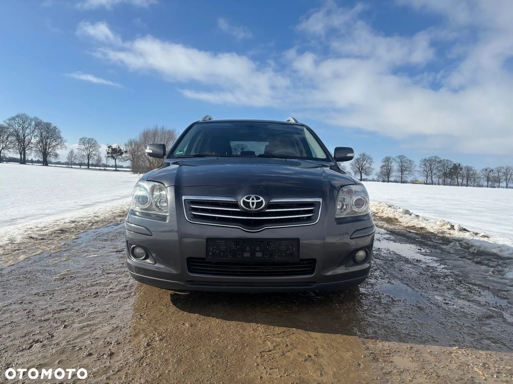 Toyota Avensis - 4