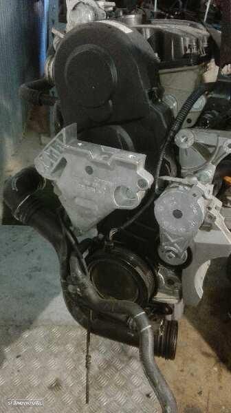 MOTOR COMPLETO VOLKSWAGEN TOURAN 1T1 REF. AVQ - 1