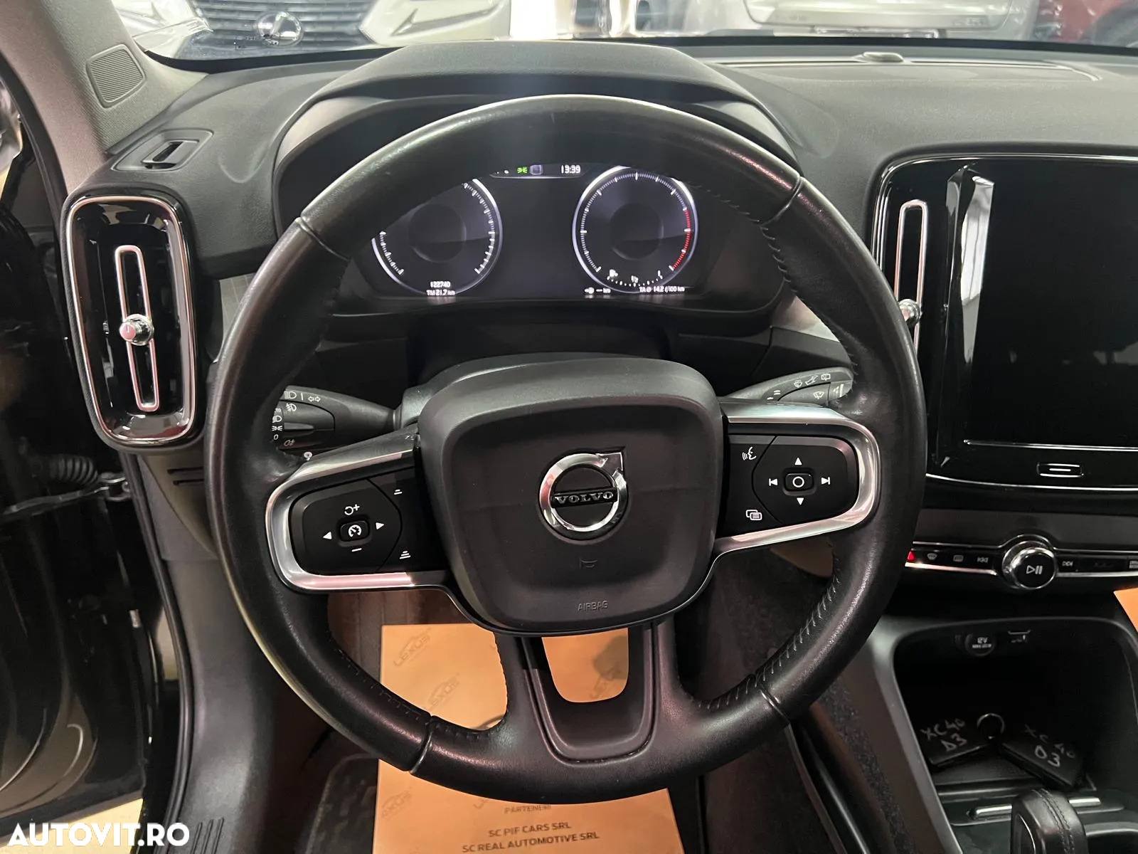 Volvo XC 40 D3 AWD Momentum - 4