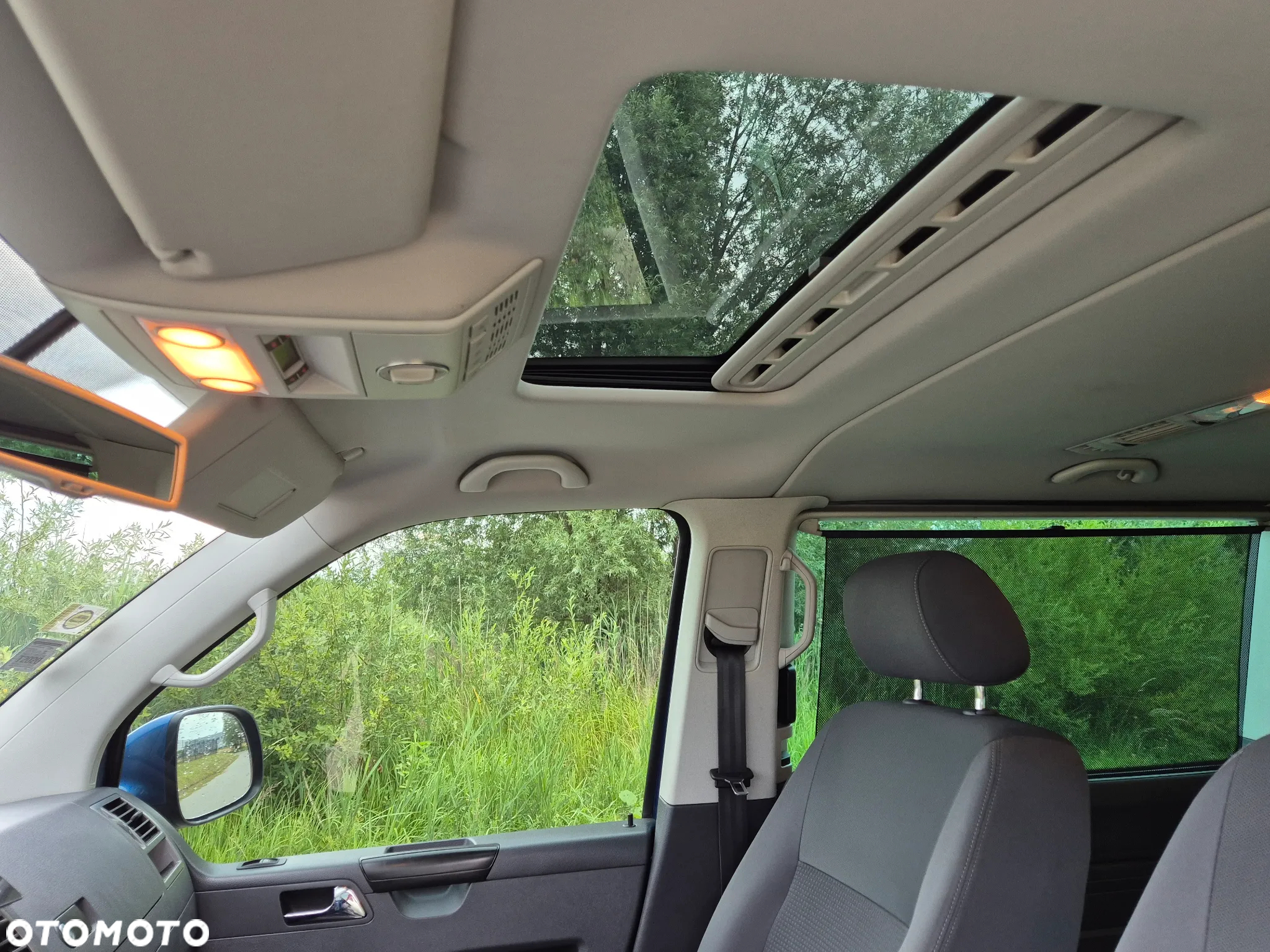 Volkswagen Multivan - 9