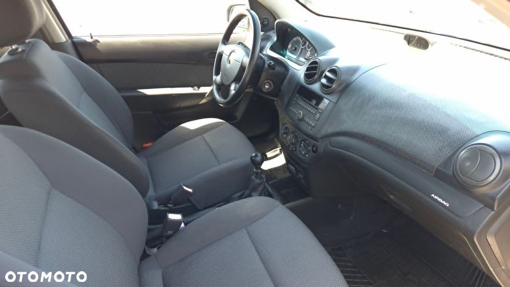 Chevrolet Aveo - 8