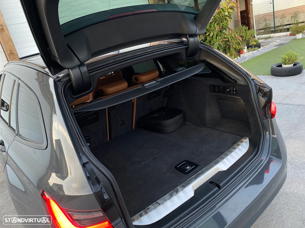 BMW 330 e Touring Aut. Luxury Line - 35