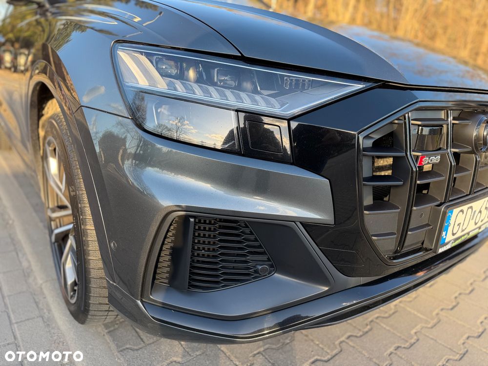 Audi SQ8 - 8