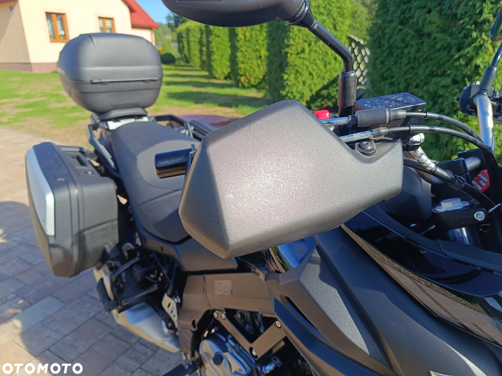 Suzuki V-STROM - 11