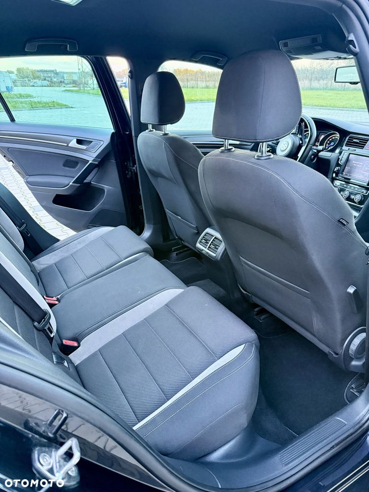 Volkswagen Golf - 8