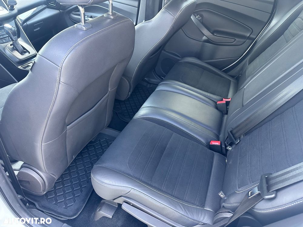 Ford Kuga 2.0 TDCi 4x4 Aut. ST-Line - 8