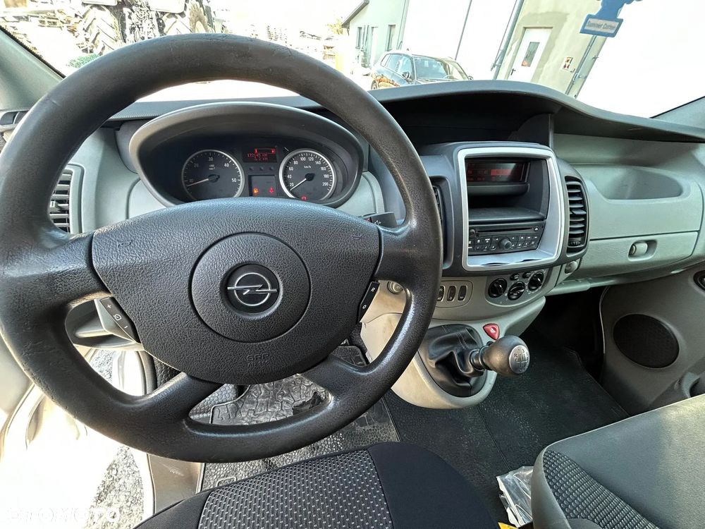 Opel Vivaro - 14