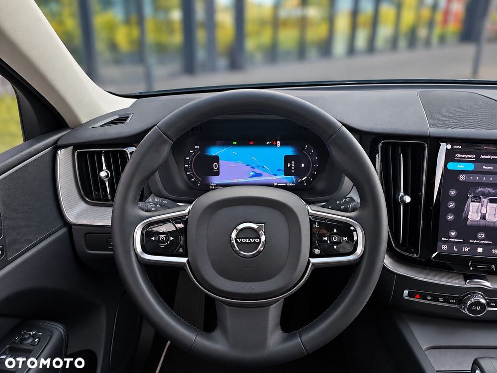 Volvo XC 60 B4 D Plus Dark - 11