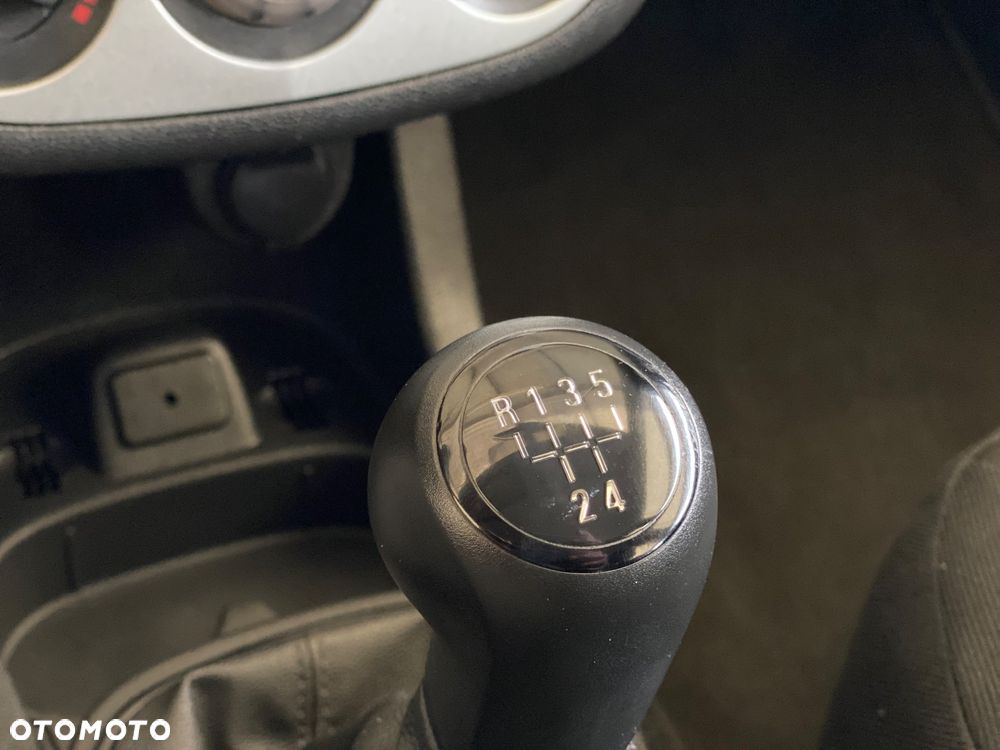 Opel Corsa 1.2 16V Enjoy - 23