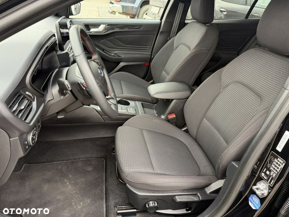 Ford Focus - 23