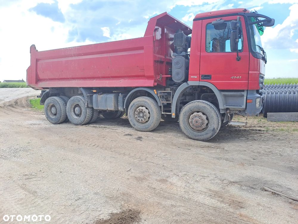 Mercedes-Benz 4141 - 4
