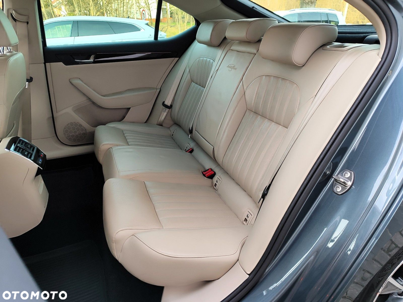 Skoda Superb 2.0 TSI 4x4 L&K DSG - 13