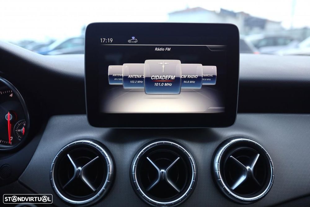 Mercedes-Benz CLA 180 d Shooting Brake Urban - 11