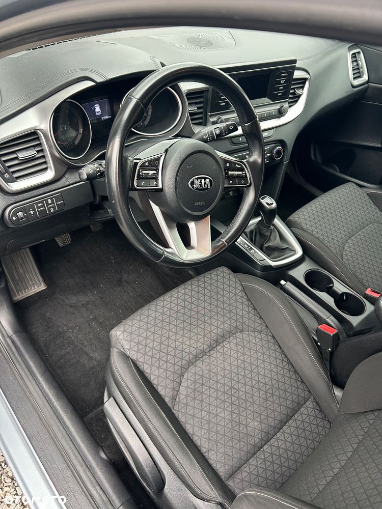 Kia Ceed 1.6 CRDi mHEV S - 10