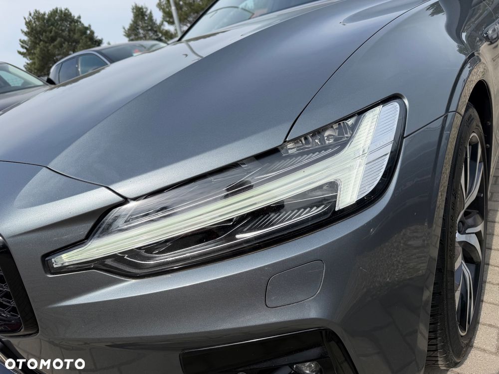 Volvo V60 D3 R-Design - 16