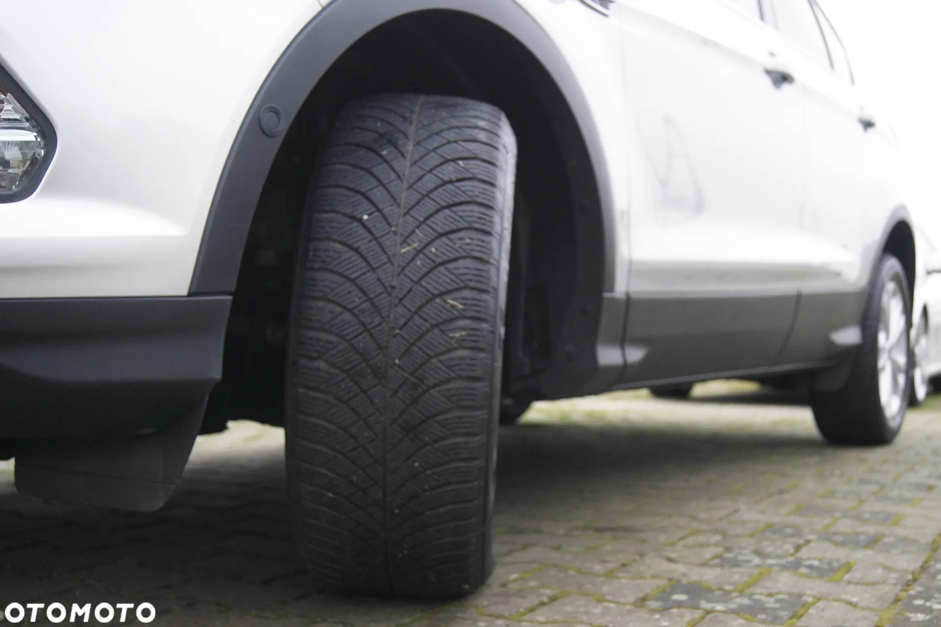Ford Kuga - 12