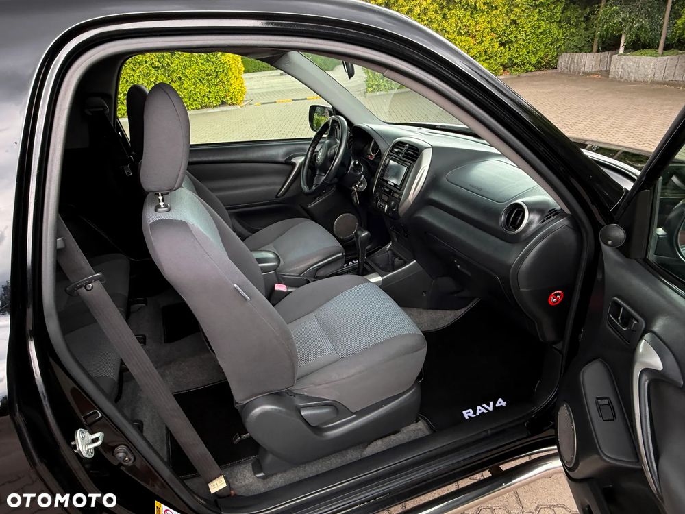 Toyota RAV4 2.0 VVT-i Sol - 11