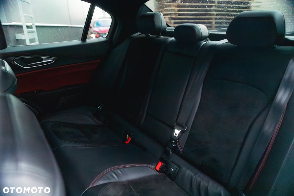 Alfa Romeo Giulia - 22