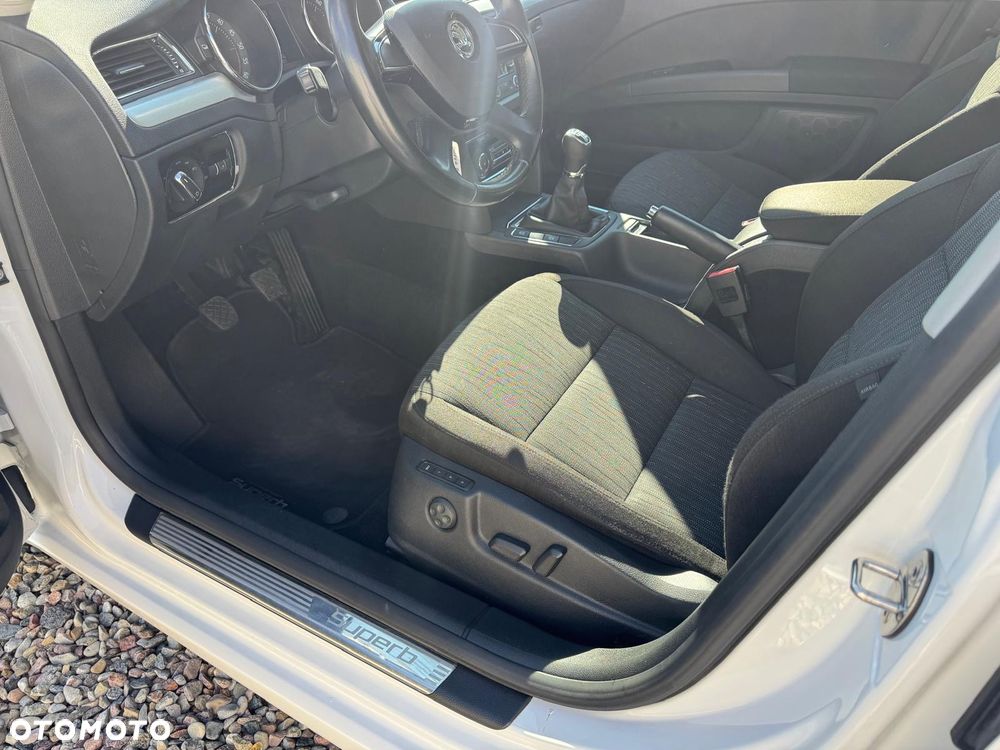 Skoda Superb 1.6 TDI Elegance Greenline - 10