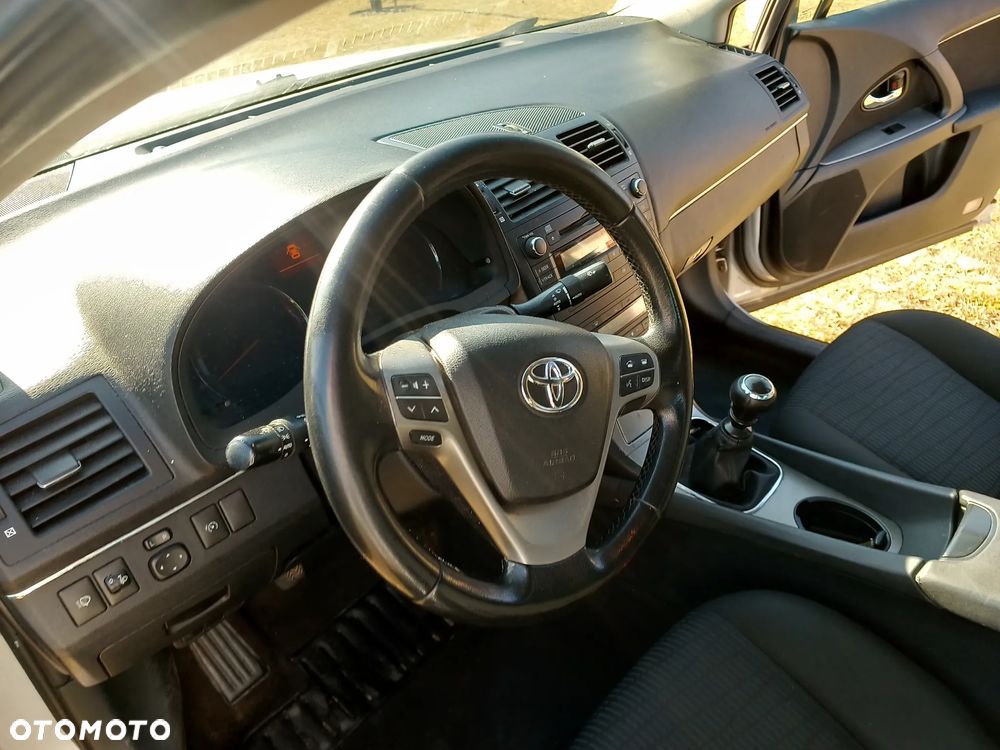 Toyota Avensis 2.0 D-4D - 9