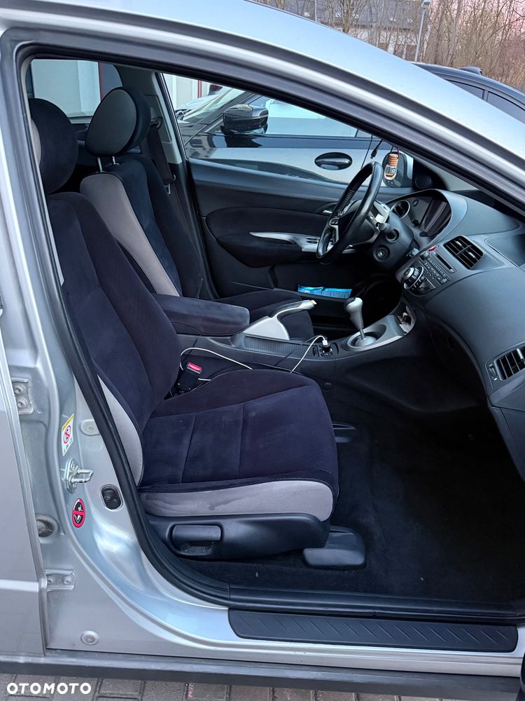 Honda Civic 1.8 Executive NAVI - 13