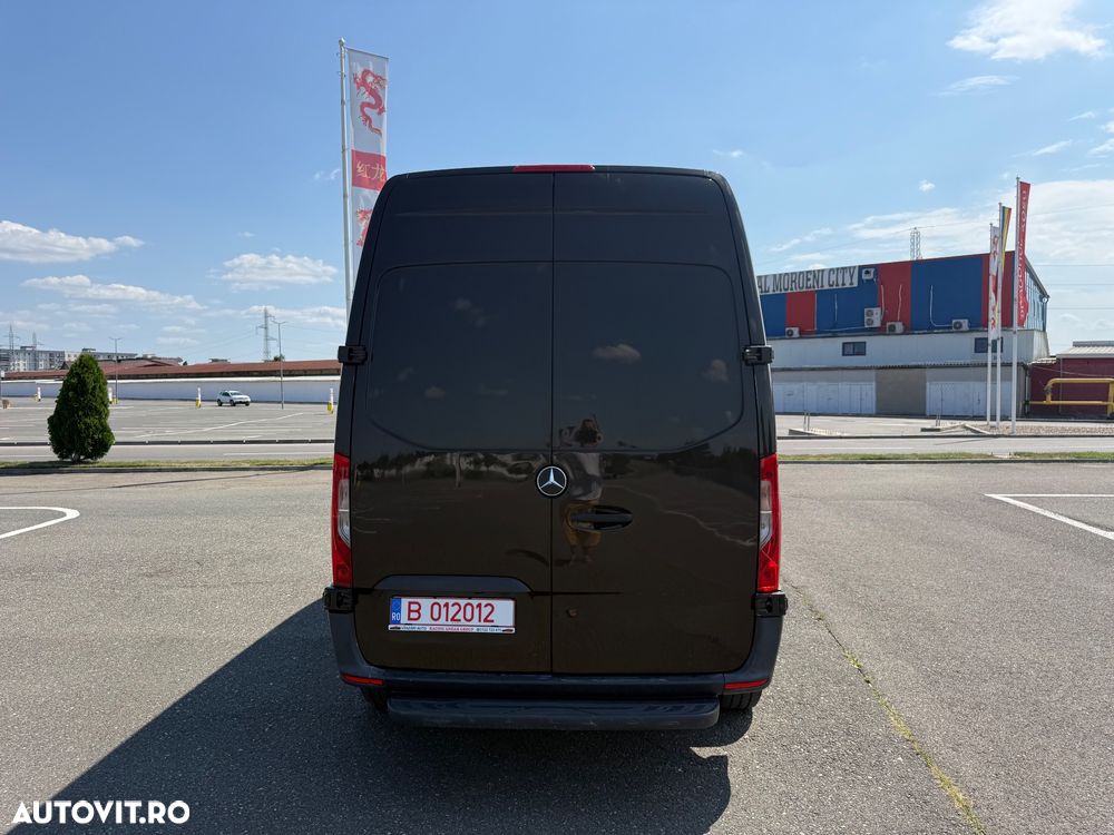 Mercedes-Benz Sprinter - 12