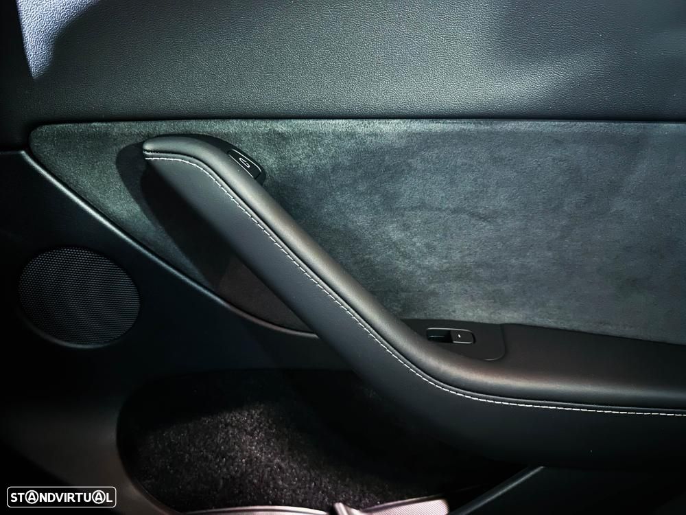 Tesla Model Y Standard - 30