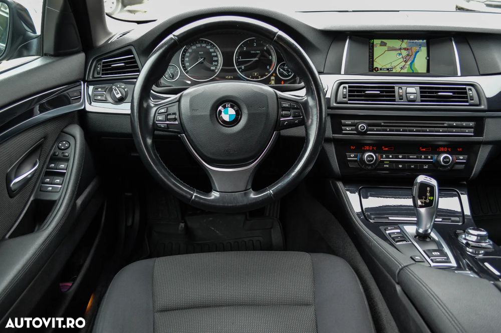 BMW Seria 5 520d Aut. Sport Line - 25