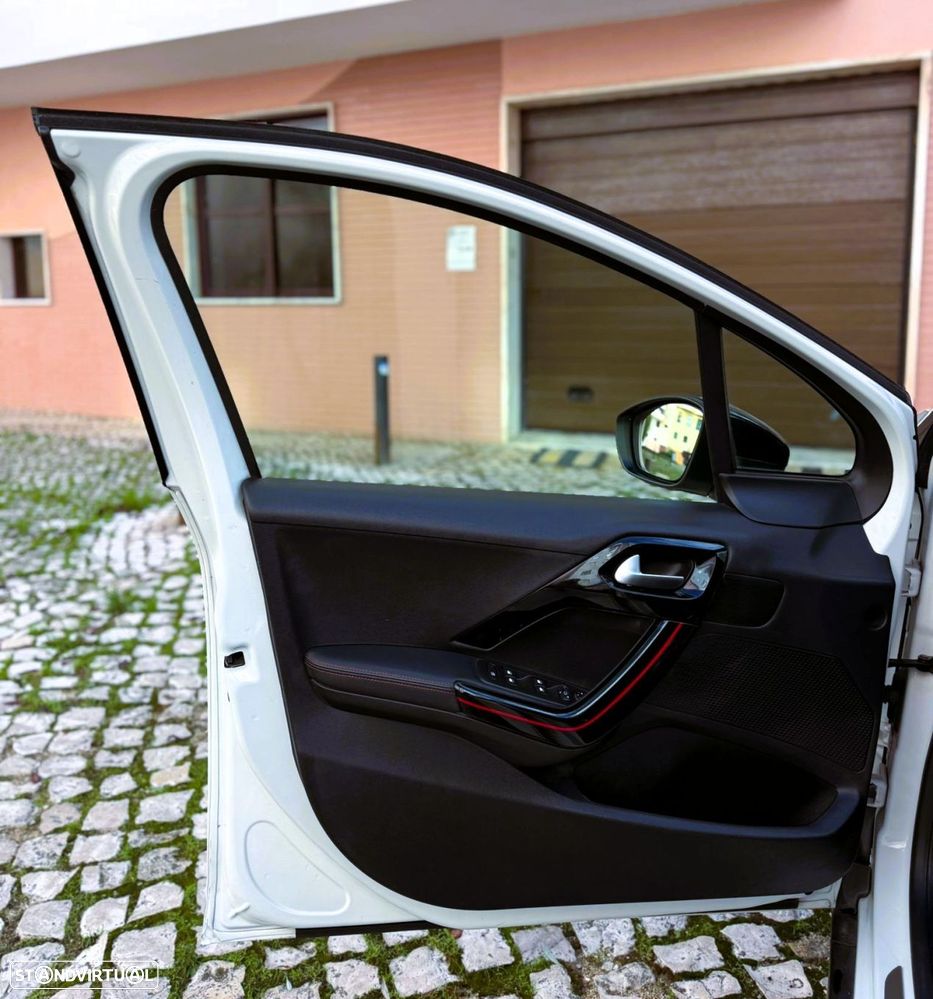 Peugeot 2008 1.2 PureTech GT Line - 10