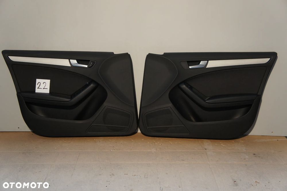 NR 22 Boczki drzwi do AUDI A4 B8 wstawki materiałowe - 1